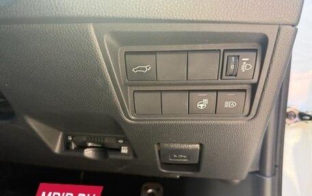 Toyota Yaris Cross, 2023 год, 1 350 000 рублей, 22 фотография