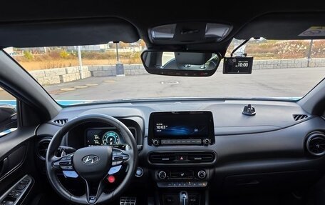 Hyundai Kona I, 2023 год, 1 720 000 рублей, 10 фотография