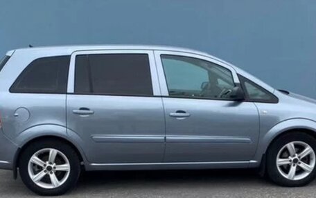 Opel Zafira B, 2008 год, 550 000 рублей, 3 фотография