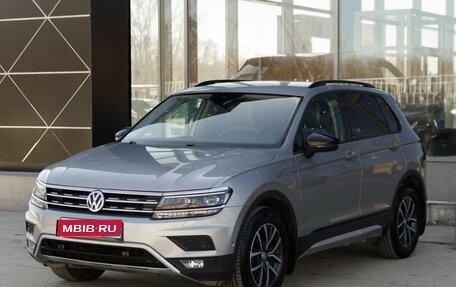 Volkswagen Tiguan II, 2019 год, 2 400 000 рублей, 1 фотография