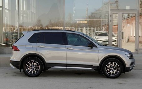 Volkswagen Tiguan II, 2019 год, 2 400 000 рублей, 4 фотография