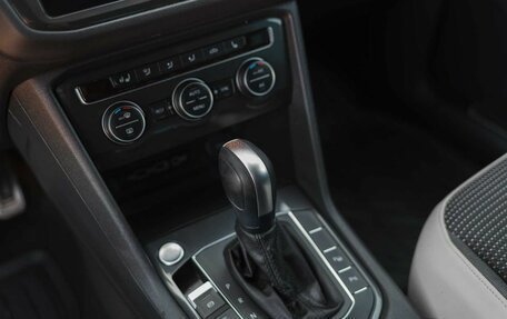 Volkswagen Tiguan II, 2019 год, 2 400 000 рублей, 15 фотография