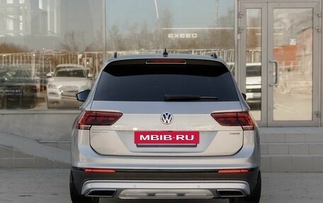 Volkswagen Tiguan II, 2019 год, 2 400 000 рублей, 6 фотография