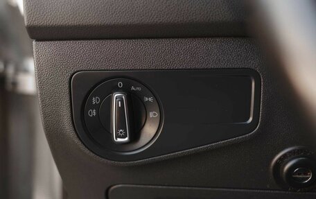 Volkswagen Tiguan II, 2019 год, 2 400 000 рублей, 19 фотография