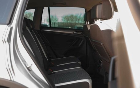 Volkswagen Tiguan II, 2019 год, 2 400 000 рублей, 20 фотография