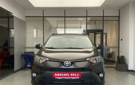 Toyota RAV4, 2016 год, 2 300 000 рублей, 2 фотография