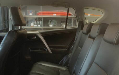 Toyota RAV4, 2016 год, 2 300 000 рублей, 10 фотография