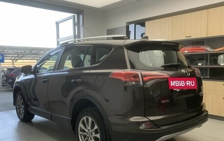 Toyota RAV4, 2016 год, 2 300 000 рублей, 6 фотография