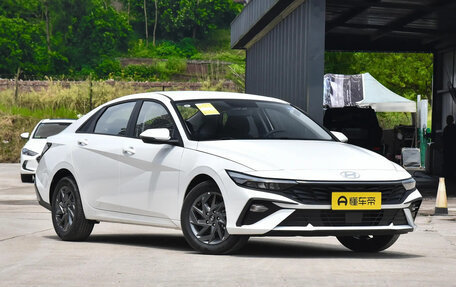 Hyundai Elantra, 2025 год, 1 430 000 рублей, 2 фотография