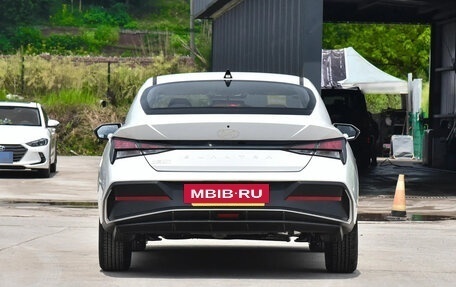 Hyundai Elantra, 2025 год, 1 430 000 рублей, 4 фотография