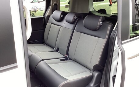 Honda Freed, 2025 год, 1 950 000 рублей, 30 фотография