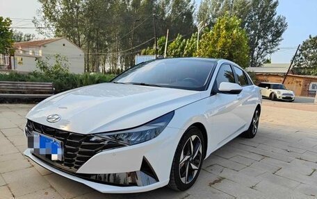 Hyundai Elantra, 2022 год, 1 050 000 рублей, 3 фотография