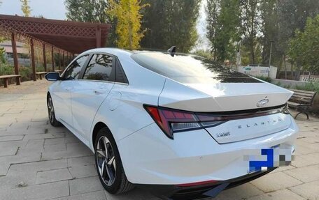 Hyundai Elantra, 2022 год, 1 050 000 рублей, 5 фотография