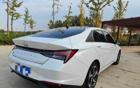 Hyundai Elantra, 2022 год, 1 050 000 рублей, 6 фотография