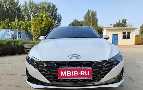 Hyundai Elantra, 2022 год, 1 050 000 рублей, 2 фотография
