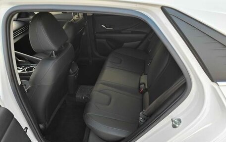 Hyundai Elantra, 2022 год, 1 050 000 рублей, 7 фотография