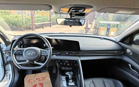 Hyundai Elantra, 2022 год, 1 050 000 рублей, 8 фотография