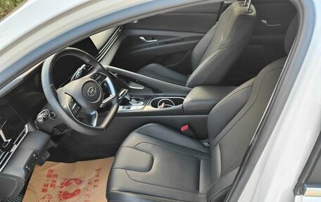 Hyundai Elantra, 2022 год, 1 050 000 рублей, 9 фотография