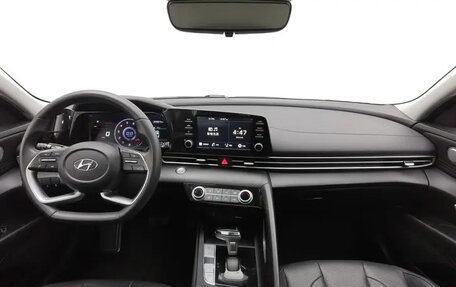 Hyundai Elantra, 2022 год, 1 090 000 рублей, 9 фотография