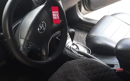 Toyota Avensis III рестайлинг, 2004 год, 600 000 рублей, 3 фотография