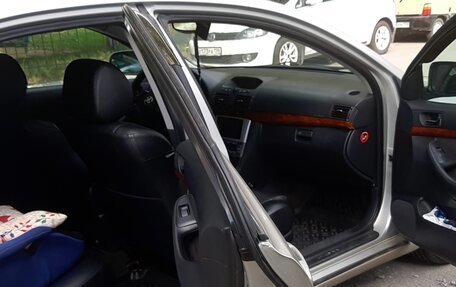 Toyota Avensis III рестайлинг, 2004 год, 600 000 рублей, 7 фотография