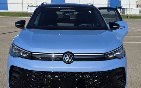 Volkswagen Tiguan, 2024 год, 4 550 000 рублей, 5 фотография