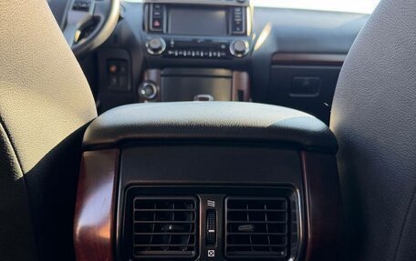 Toyota Land Cruiser Prado 150 рестайлинг 2, 2014 год, 4 500 000 рублей, 24 фотография