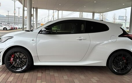 Toyota Yaris, 2025 год, 5 000 000 рублей, 2 фотография