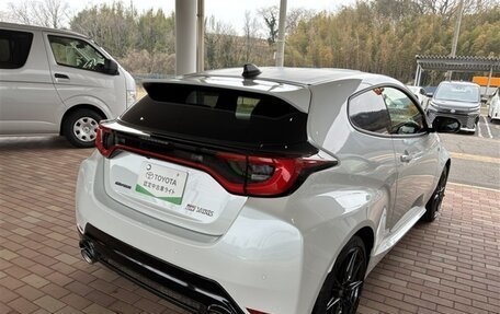 Toyota Yaris, 2025 год, 5 000 000 рублей, 3 фотография