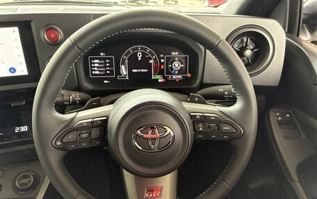 Toyota Yaris, 2025 год, 5 000 000 рублей, 10 фотография