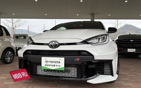 Toyota Yaris, 2025 год, 5 000 000 рублей, 4 фотография