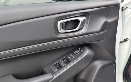 Honda Vezel, 2023 год, 1 650 000 рублей, 12 фотография