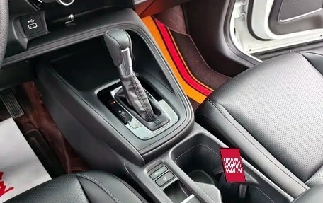 Honda Vezel, 2023 год, 1 650 000 рублей, 18 фотография