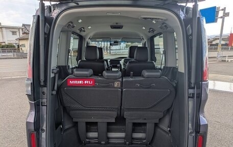 Honda Stepwgn IV, 2022 год, 1 925 000 рублей, 14 фотография