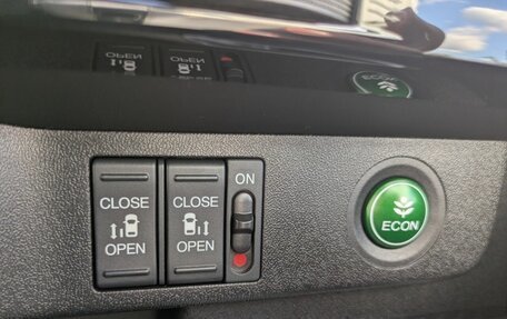 Honda Stepwgn IV, 2022 год, 1 925 000 рублей, 28 фотография