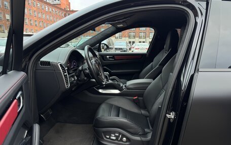 Porsche Cayenne III, 2022 год, 23 000 000 рублей, 12 фотография
