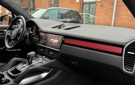 Porsche Cayenne III, 2022 год, 23 000 000 рублей, 16 фотография