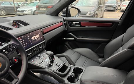 Porsche Cayenne III, 2022 год, 23 000 000 рублей, 14 фотография