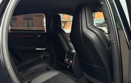 Porsche Cayenne III, 2022 год, 23 000 000 рублей, 25 фотография