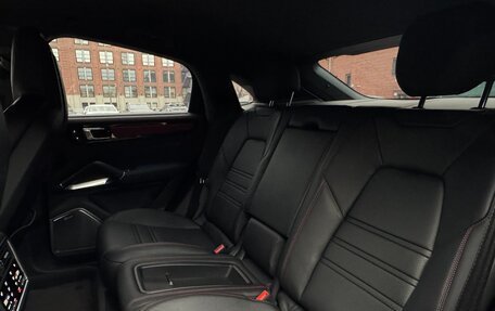 Porsche Cayenne III, 2022 год, 23 000 000 рублей, 28 фотография