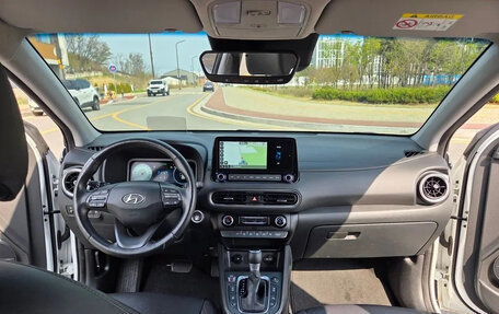 Hyundai Kona I, 2023 год, 1 720 000 рублей, 12 фотография