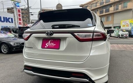 Toyota Harrier, 2020 год, 2 630 000 рублей, 13 фотография