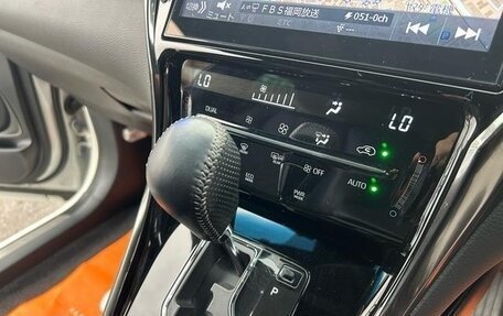 Toyota Harrier, 2020 год, 2 630 000 рублей, 32 фотография