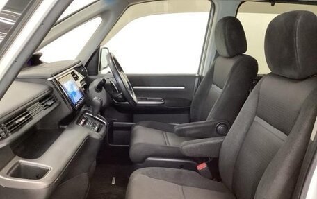 Honda Stepwgn IV, 2021 год, 2 070 000 рублей, 14 фотография