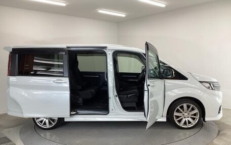 Honda Stepwgn IV, 2021 год, 2 070 000 рублей, 4 фотография