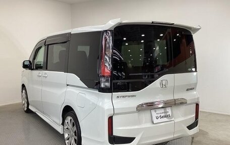 Honda Stepwgn IV, 2021 год, 2 070 000 рублей, 6 фотография