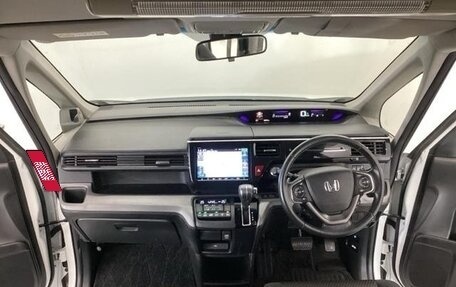 Honda Stepwgn IV, 2021 год, 2 070 000 рублей, 15 фотография