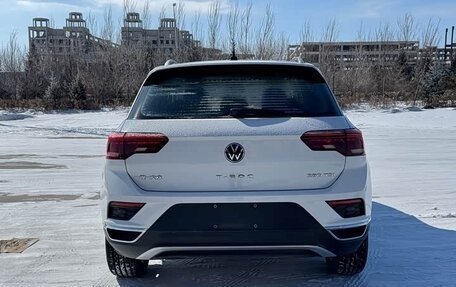 Volkswagen T-Roc I, 2023 год, 1 810 011 рублей, 4 фотография