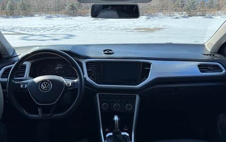 Volkswagen T-Roc I, 2023 год, 1 810 011 рублей, 12 фотография