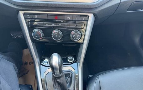 Volkswagen T-Roc I, 2023 год, 1 810 011 рублей, 15 фотография